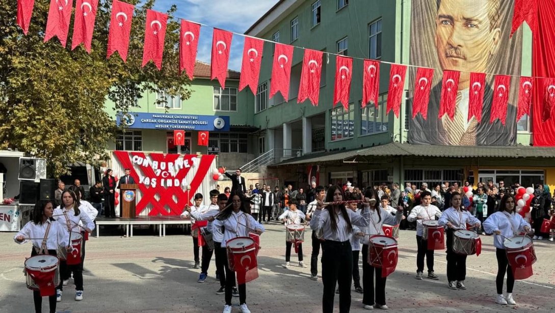 29 Ekim Cumhuriyet Bayramımızın 101. Yıl Kutlamaları Kapsamında Cumhuriyet Meydanında 29 Ekim Cumhuriyet Bayramı Kutlama Töreni Düzenlendi.