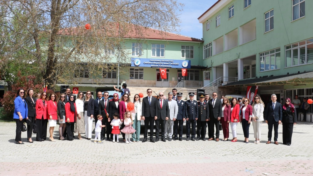 Çardakta Okullar Tatil mi?